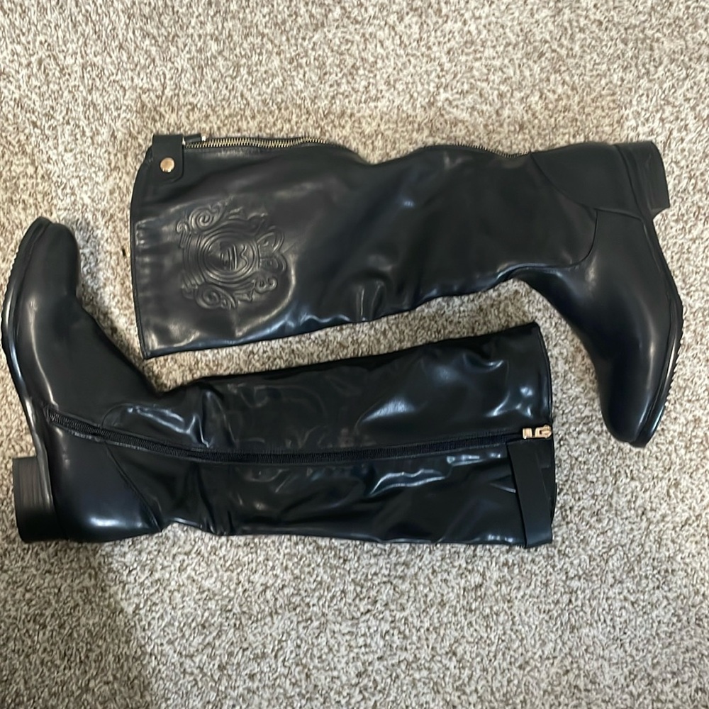 WANTED Women’s Tall Leather boots, size 10, fleece lined, lightly worn